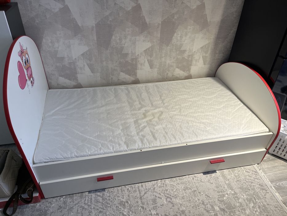 Отдам детскую кроватку для девочки