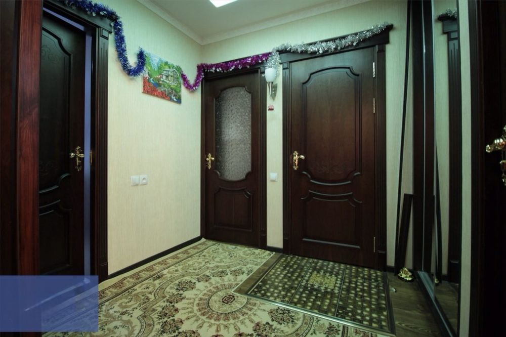 Срочно продаётся 77 серия 3х комнатни квартиры