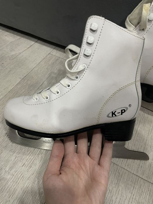 Коньки для девочки, 35 размер