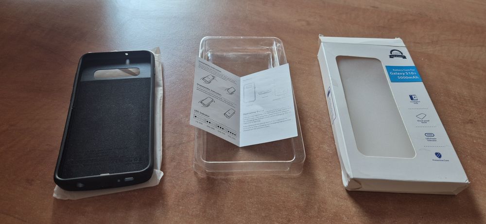 Продавам калъф за Samsung S10+ с вградена батерия 5000 mA - 35 евро