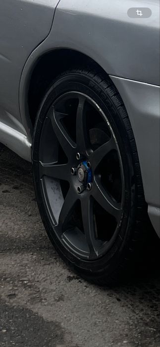 Диский с ризиной 215-45R17