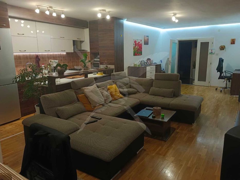 Продава се Тристаен апартамент в Пловдив, Център - 116 кв.м за 1923 €/кв.м - Снимка #5