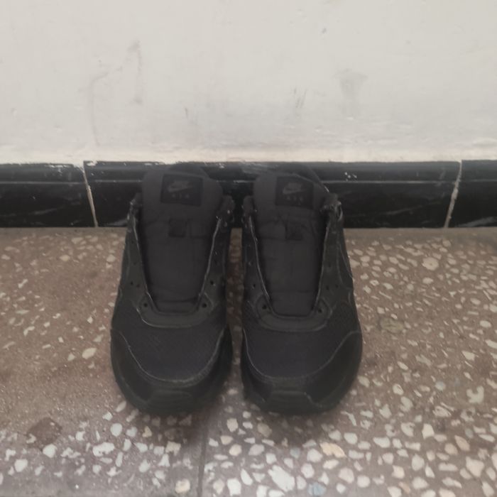 Adidași Nike Air Max fara siret