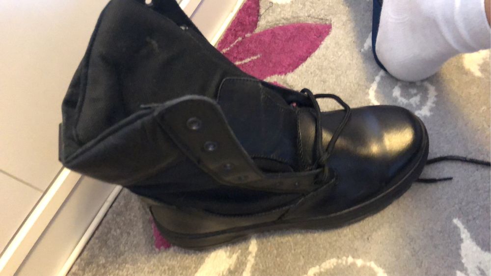 Bocanci piele noi masuri 40 si 42 noi in stare impecabila