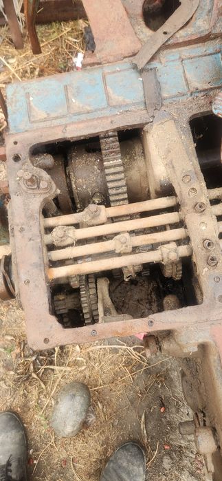 Т40 заднимос каробка сотилади