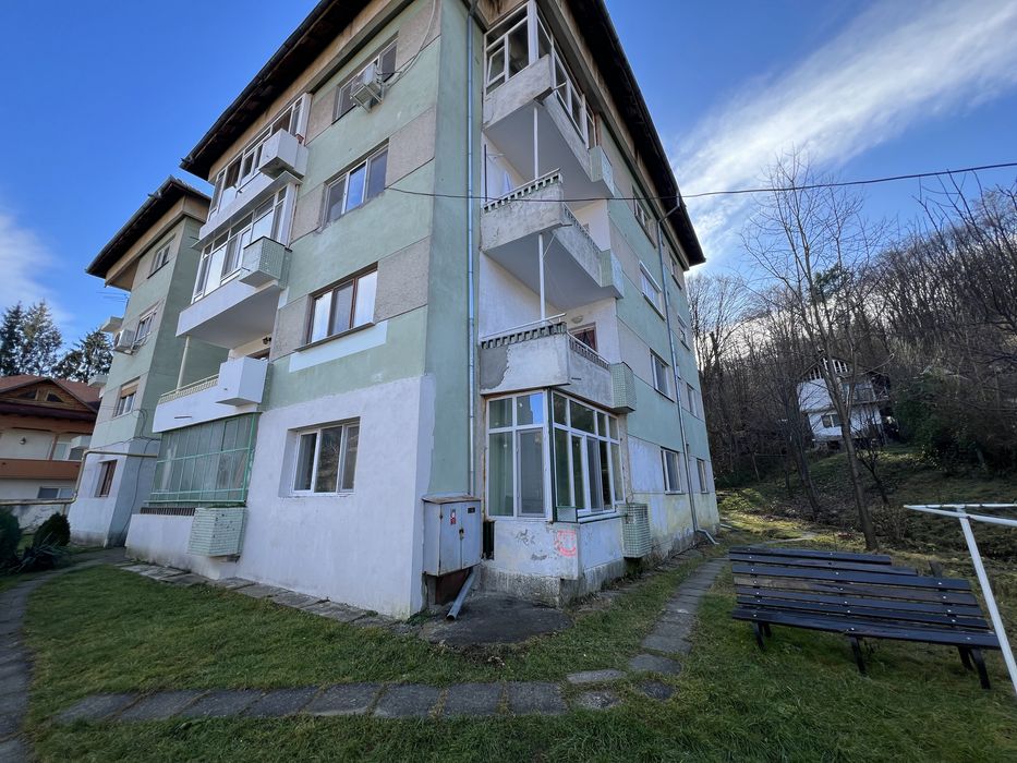 Apartament cu 2 camere la parter, într-o oază verde și liniștită – Eleganță și confort în stațiunea Băile Olănești