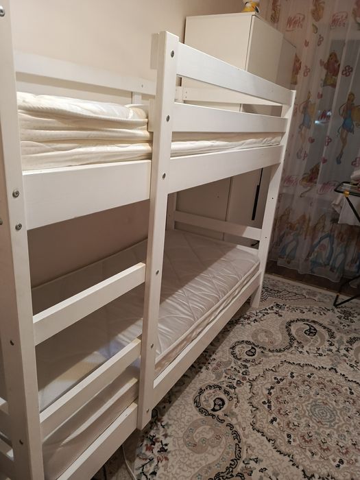 Продам двухъярусную кровать
