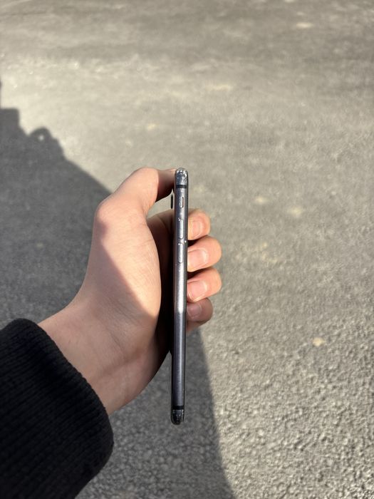 Продам айфон 8 б/у