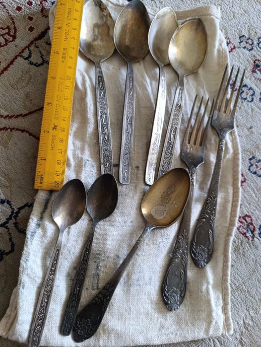 Значки и мельхиор