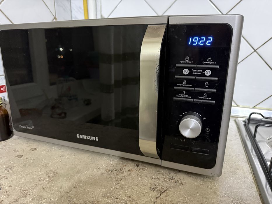 Продам микроволновку Samsung
