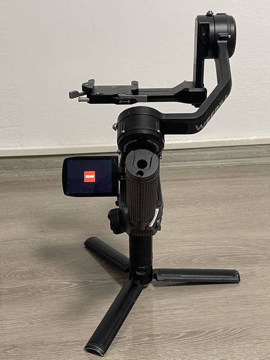 Stabilizator Zhiyun Weebill 2 - Gimbal 3 Axe cu Ecran Tactil