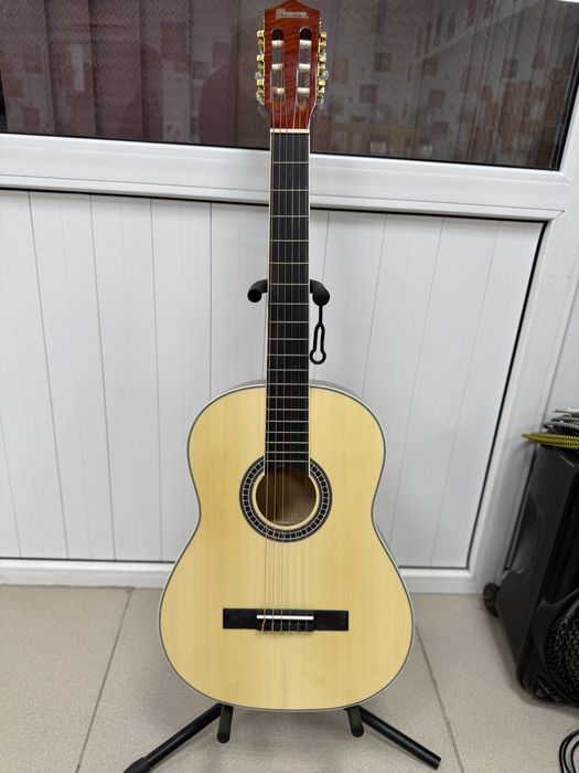 Классическая гитара Белая