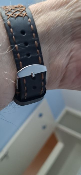 FESTINA ceas de mînă bărbătesc cu baterie si curea din piele.