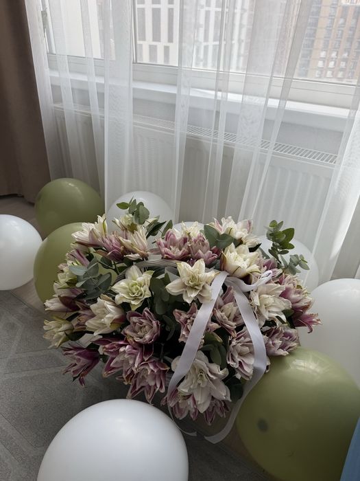 Цветы лилиибукет