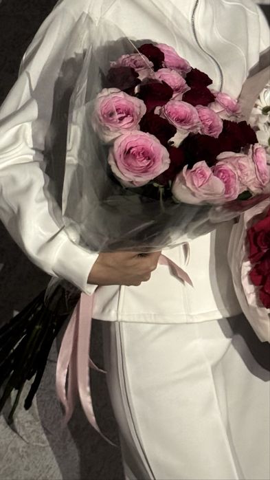 Букет 23 розы ,за 9 тыс