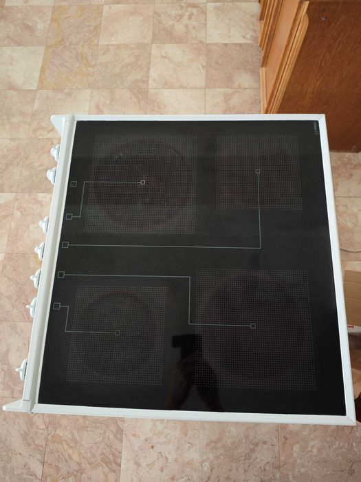 Готварска печка с керамичен плот Аристон