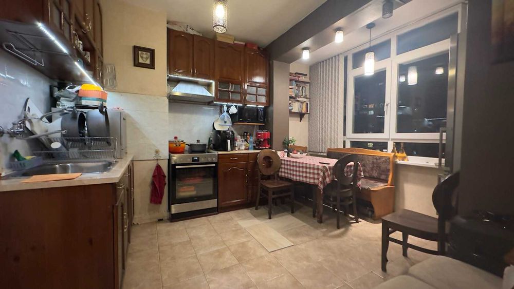 Продава се Двустаен апартамент в София, Изток - 81 кв.м за 3482 €/кв.м - Снимка #2