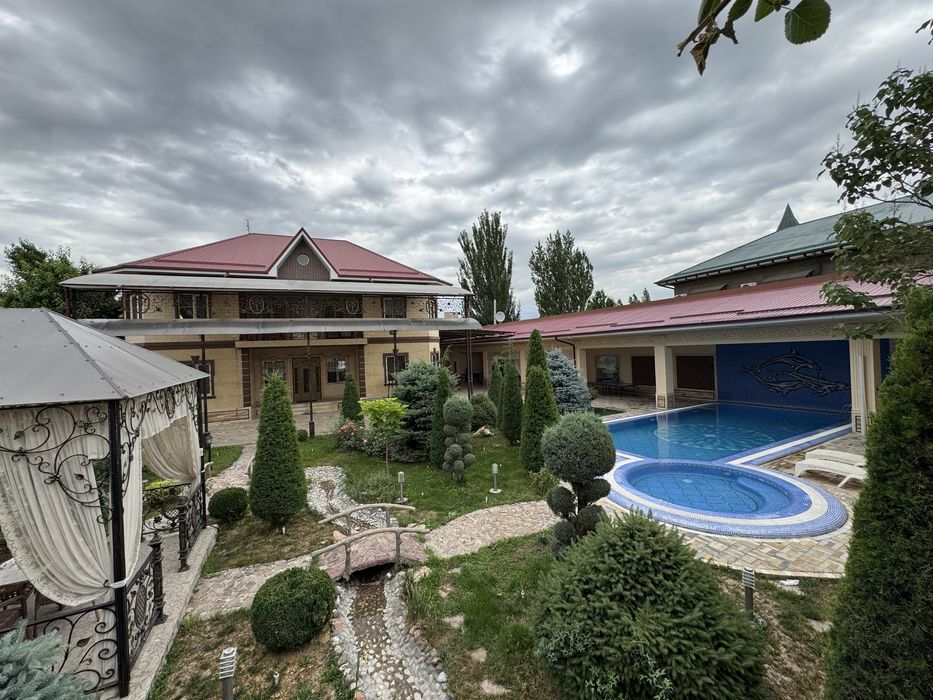 Yozning issiq kunida dam olish uchun fayzli dachamizga marhamat!