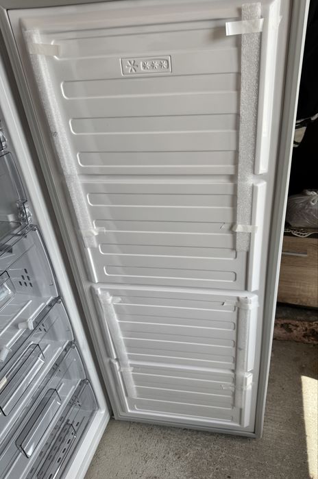 Congelator vertical Arctic