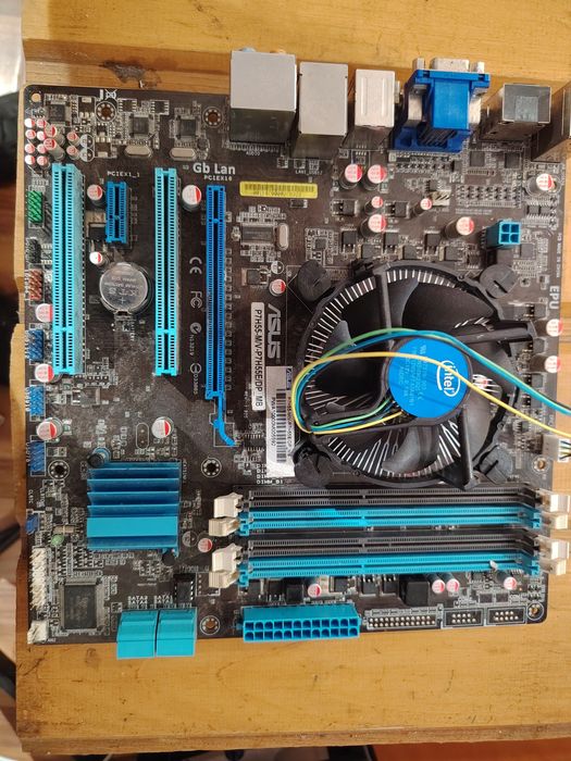 De vânzare placa de baza ASUS