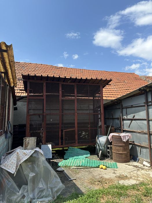 Vând pătul (coș de porumb) metalic – construcție solidă