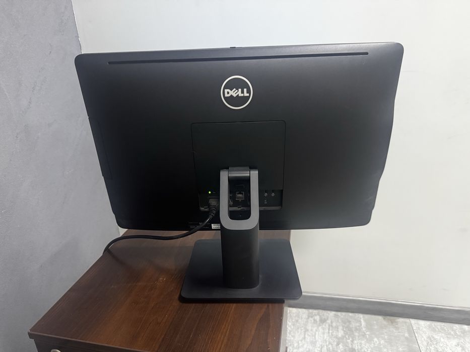Моноблок Dell Inspiron 23