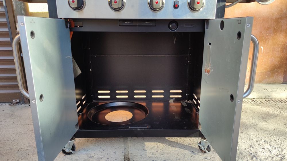 Газово барбекю Char-Broil Professional 4400S