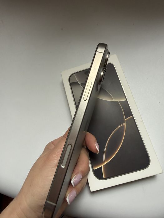 iPhone 16 про макс