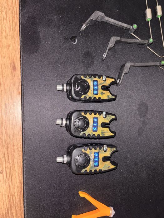 Set pescuit crap – 3 avertizori + swingere + picheți