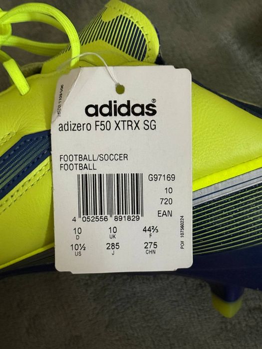 футбольные бутсы