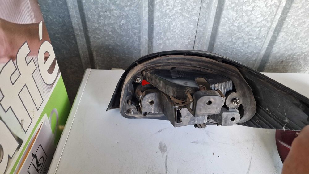 Продавам стопове и задни капаци за BMW E46 и E60