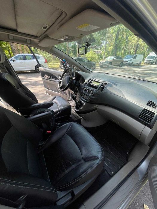 Mitsubishi Grandis