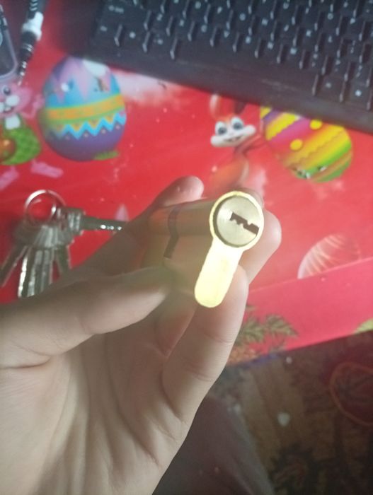 Butuc Ușă NOU - Alamă Masivă + 5 Chei Amprentate (Siguranță Maximă)
