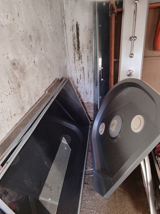 Душевая кабинка.