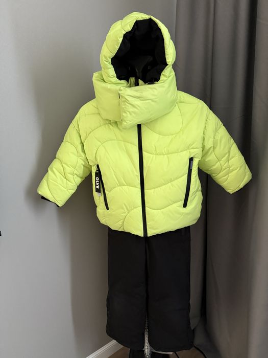 Продам зимнюю куртку с комбинезоном