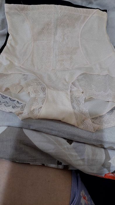 Коректирущее бельё LAPERLA