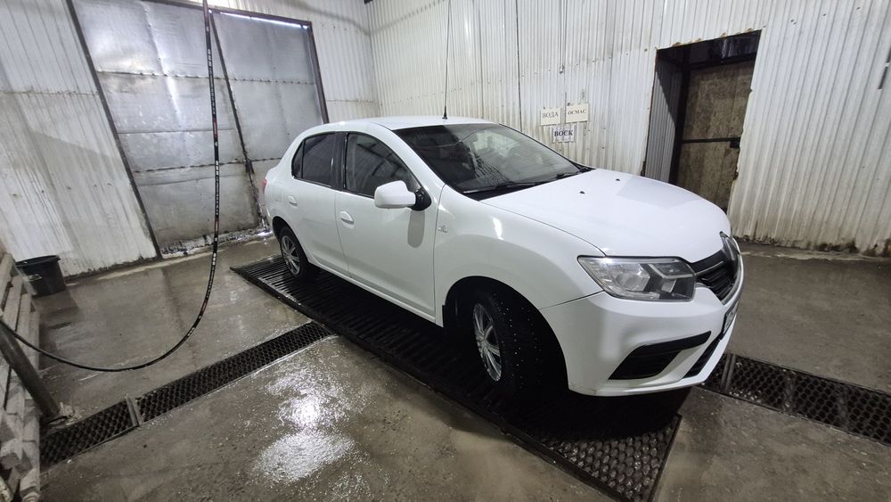 Рено логан 2    год 2018