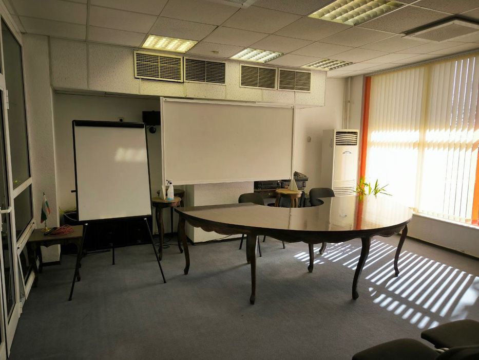 Дава се под наем Офис в к.к. Златни пясъци - 120 кв.м за 61.2 € - Снимка #2