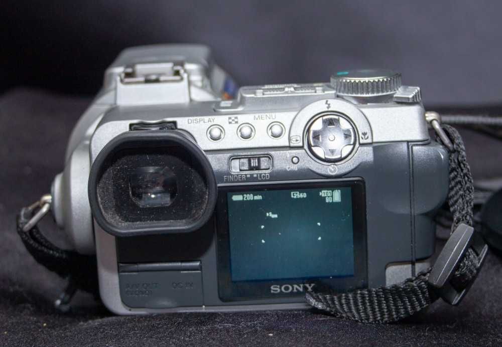 Продам камеру Sony DSC- F 717