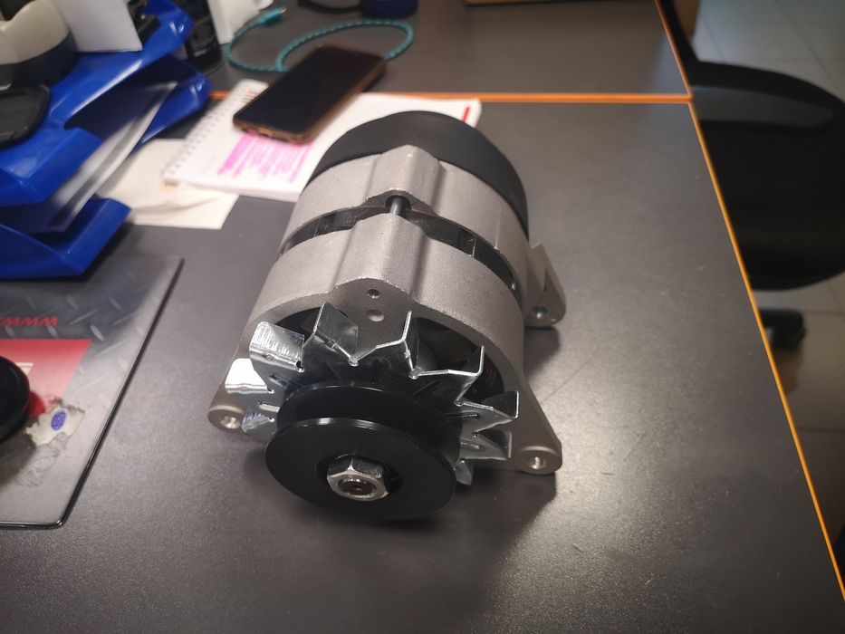 Alternator tractor ford 2000.3000 4000 5000 nou preț 650 lei