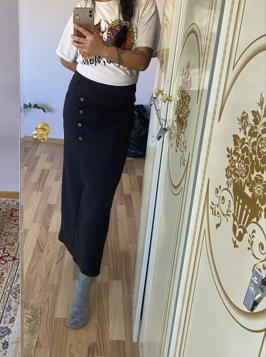 Длинная, плотная юбка, на осень.