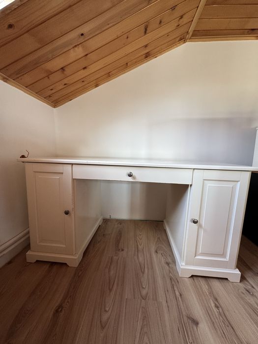 Birou de lemn Ikea