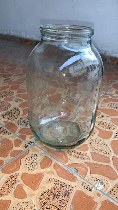 Продам 2-х литровые банки