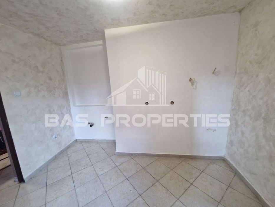 Етаж от къща в София-Левски площ 80