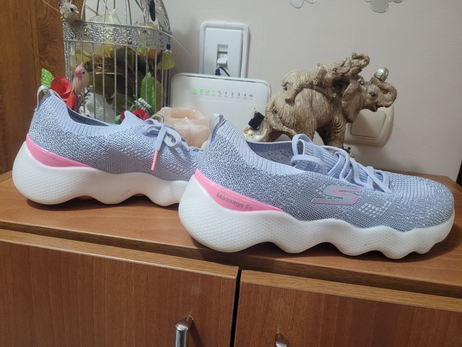 Голям номер дамски кецове