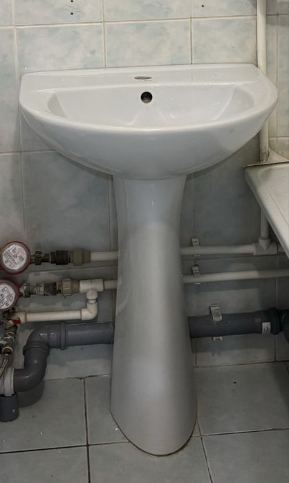 Продам раковину с зеркалом