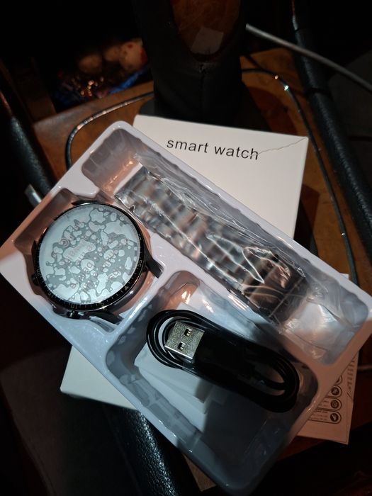 Смарт сагат. Новый.