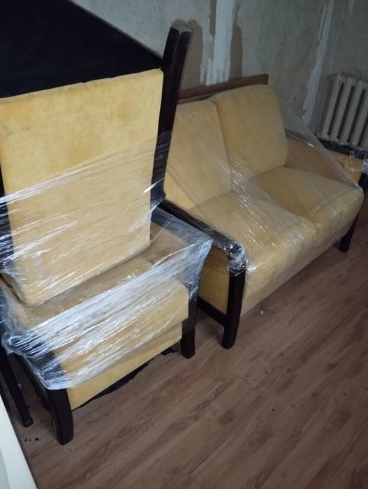 Софа и креслы очень красивые, очень дёшево.