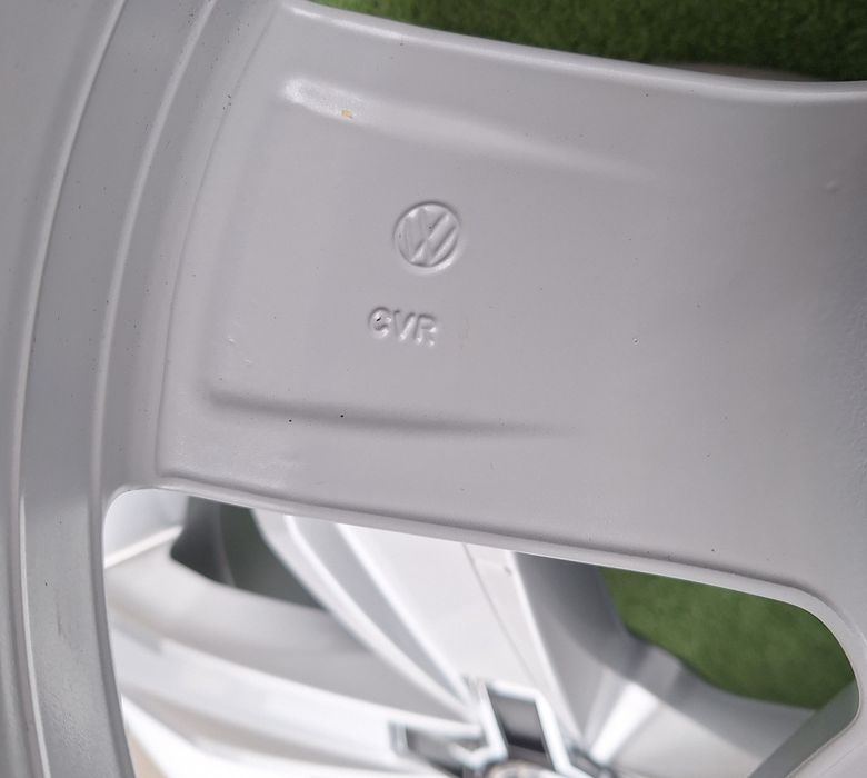 Продавам 4бр оригинални 17-ки джанти за Фолксваген Тигуан, Пасат, Голф