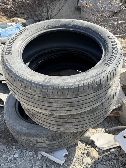 Bridgestone 235/55r19